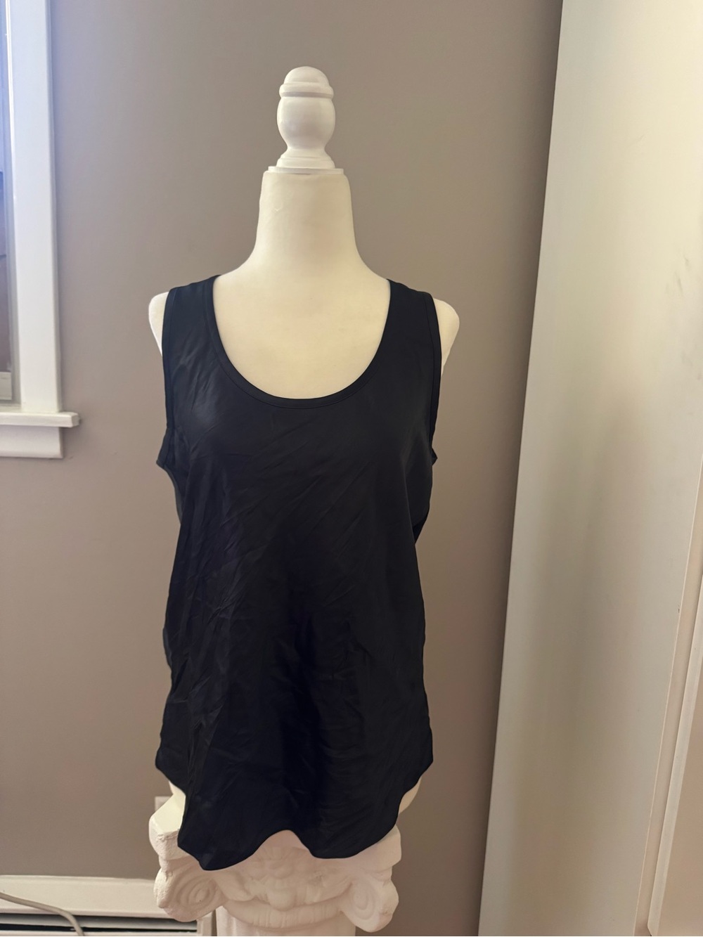 Veronica Beard Black Silk Scoop Neck Tank